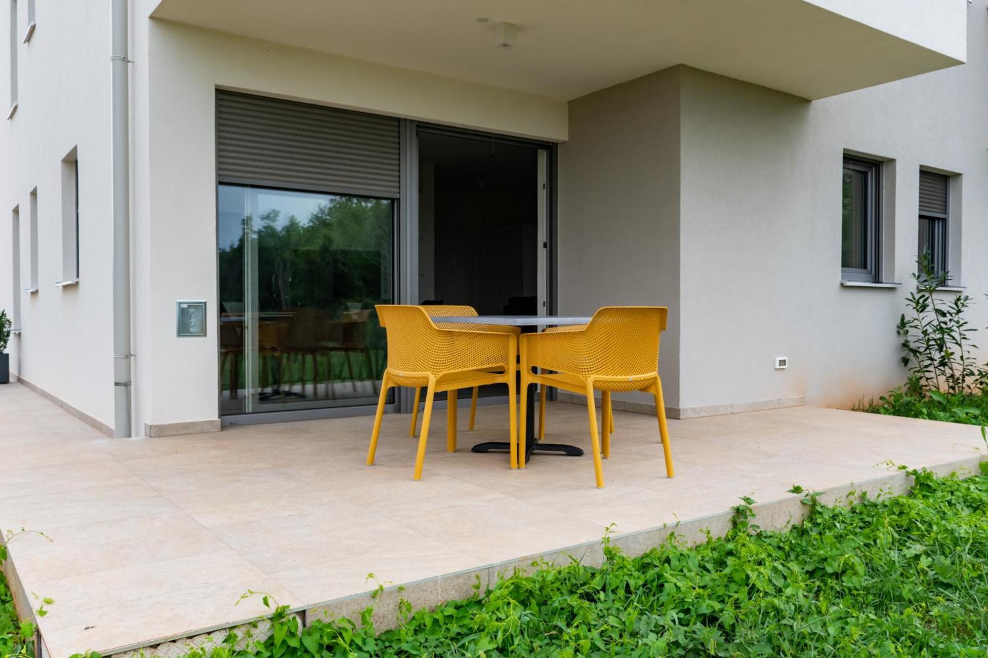 Baden Resort Basanija, Umag-With Sea View, Parking And 300M From The Beach Dış mekan fotoğraf