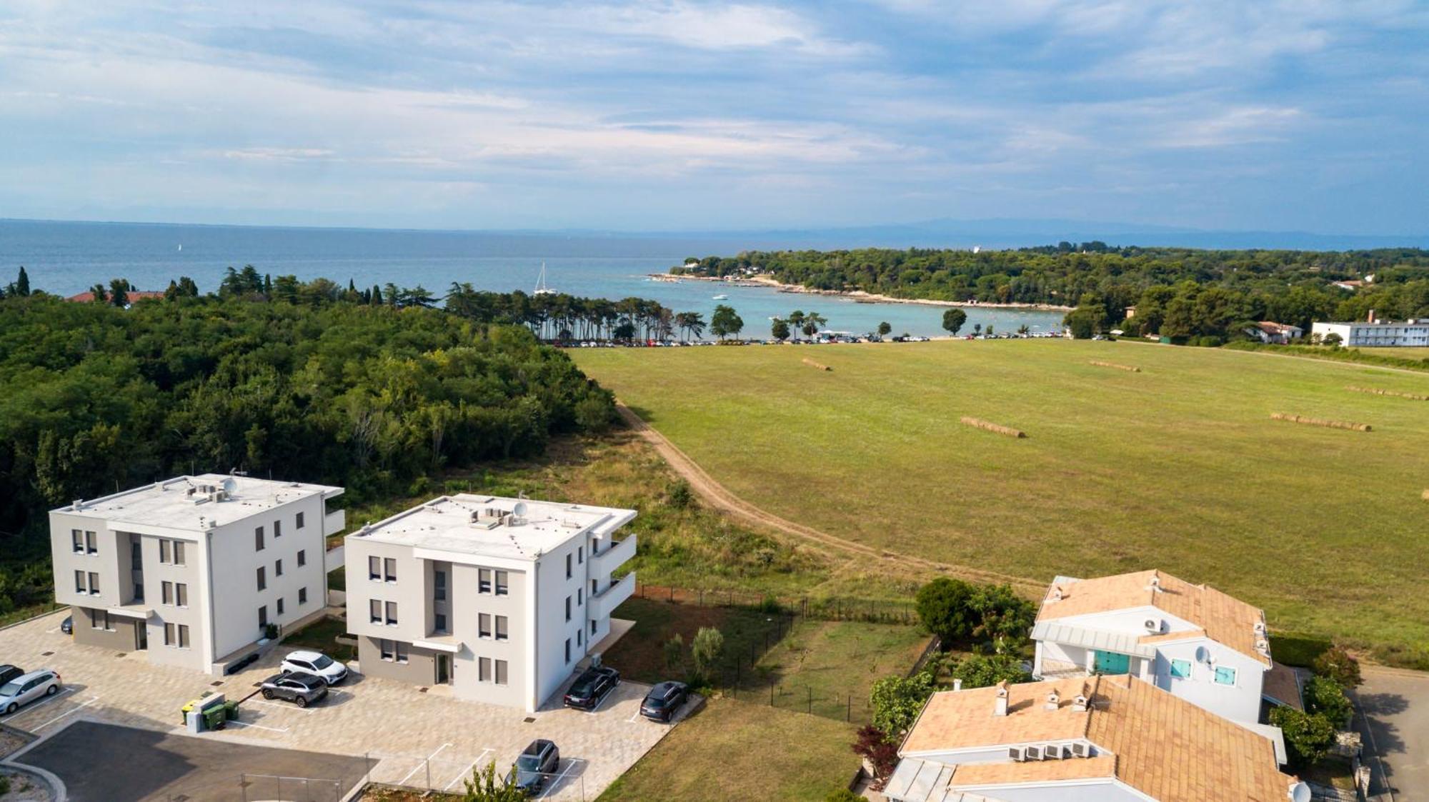 Baden Resort Basanija, Umag-With Sea View, Parking And 300M From The Beach Dış mekan fotoğraf