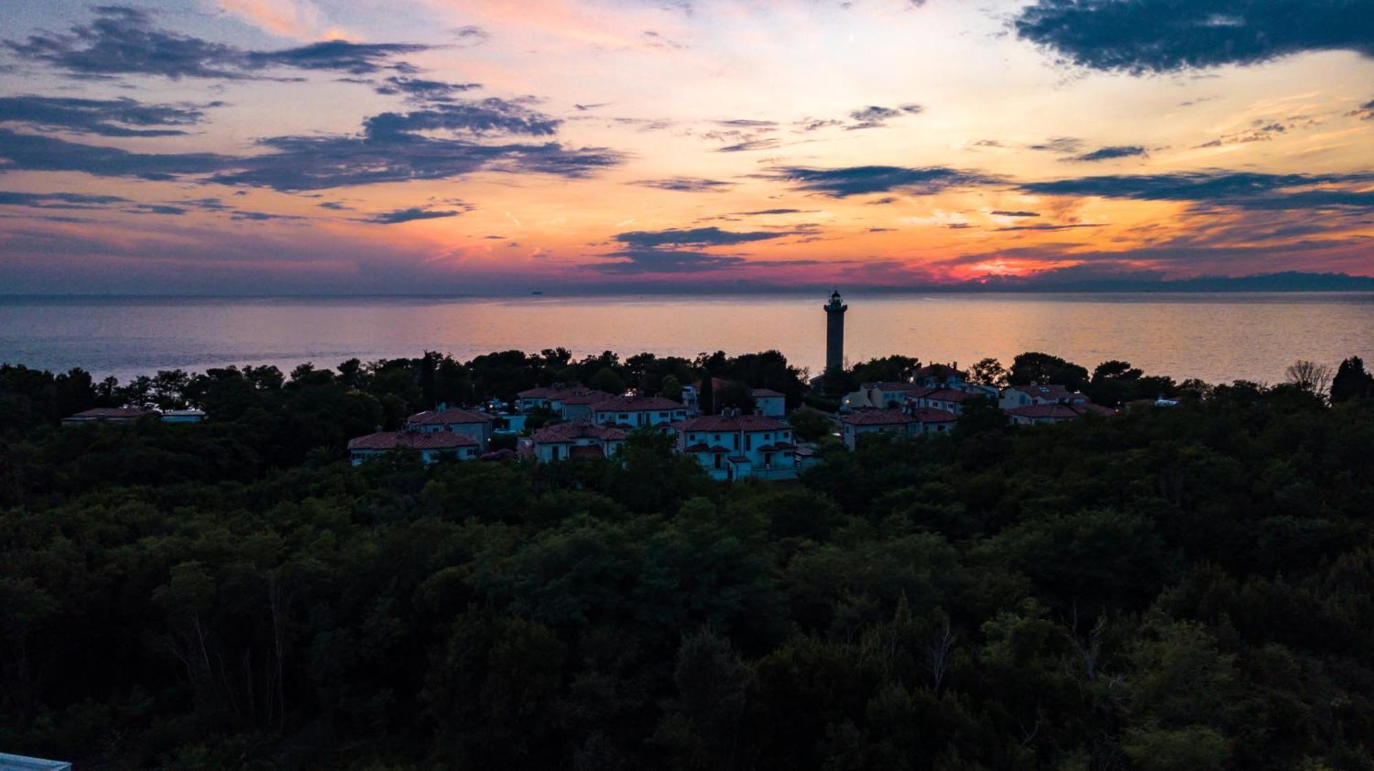 Baden Resort Basanija, Umag-With Sea View, Parking And 300M From The Beach Dış mekan fotoğraf