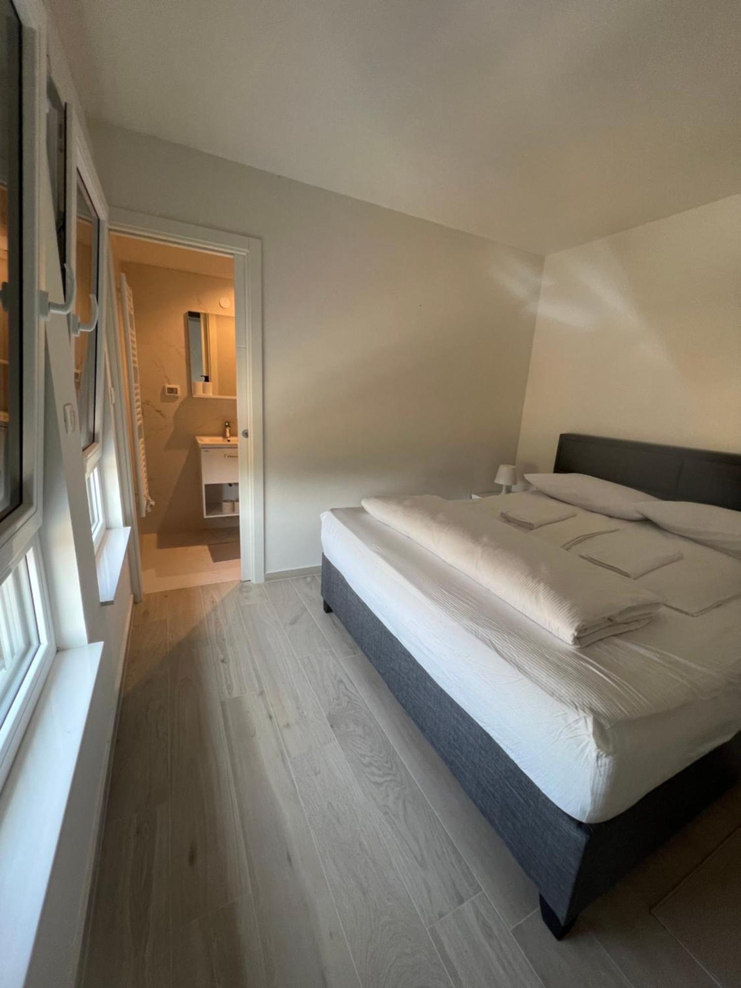 Baden Resort Basanija, Umag-With Sea View, Parking And 300M From The Beach Dış mekan fotoğraf